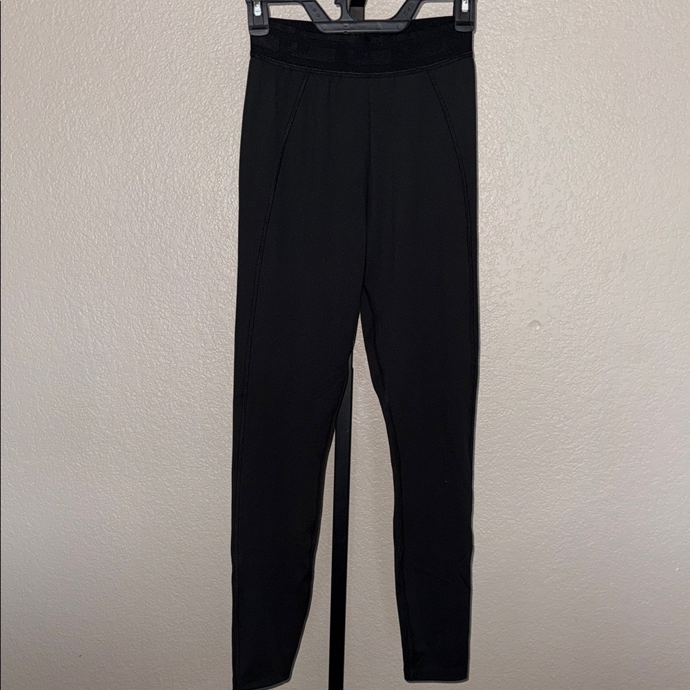 Victoria Secret Pink Active Black Leggings - NWT - MSRP $$50